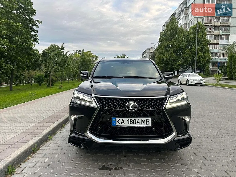 Lexus LX