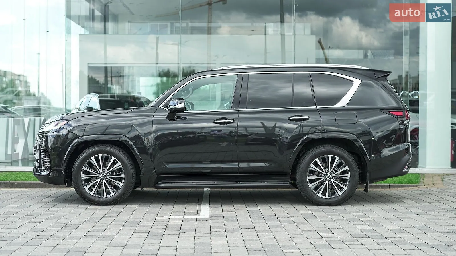 2023 Lexus LX - мініатюра 3