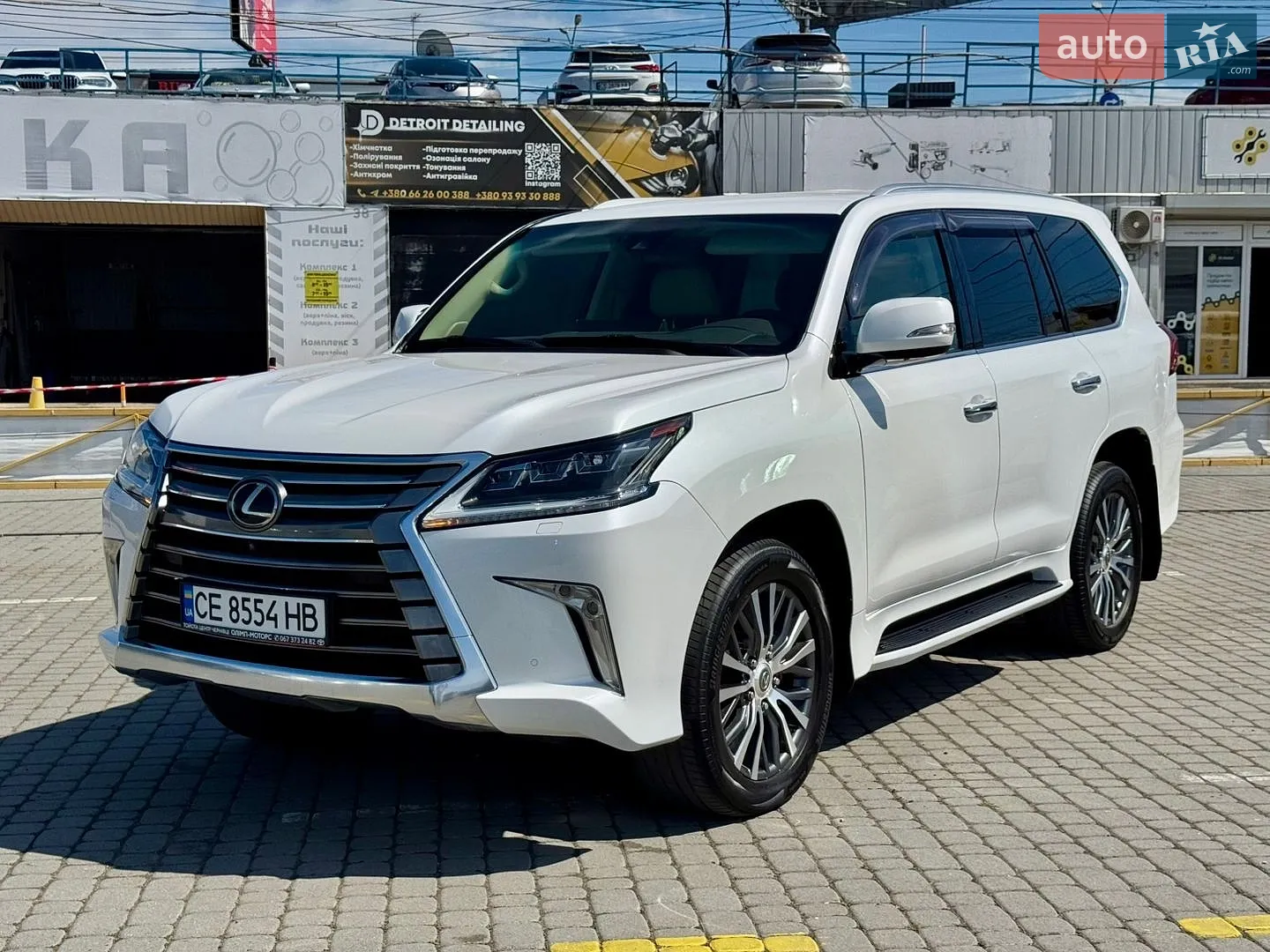 2016 Lexus LX - фото 1