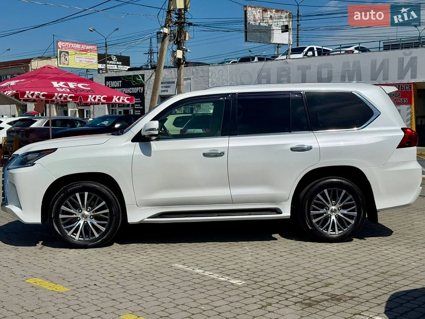 2016 Lexus LX - мініатюра 11