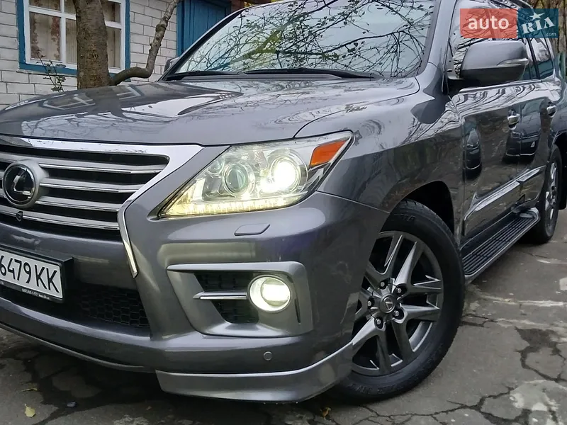 Lexus LX