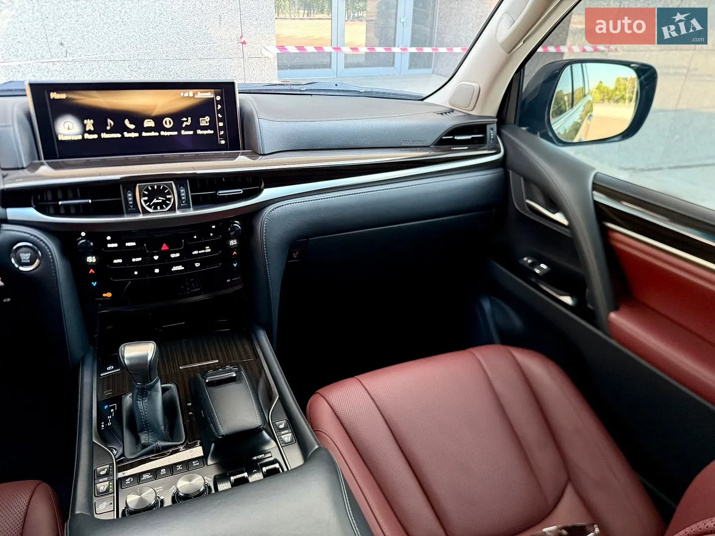 2017 Lexus LX - мініатюра 32