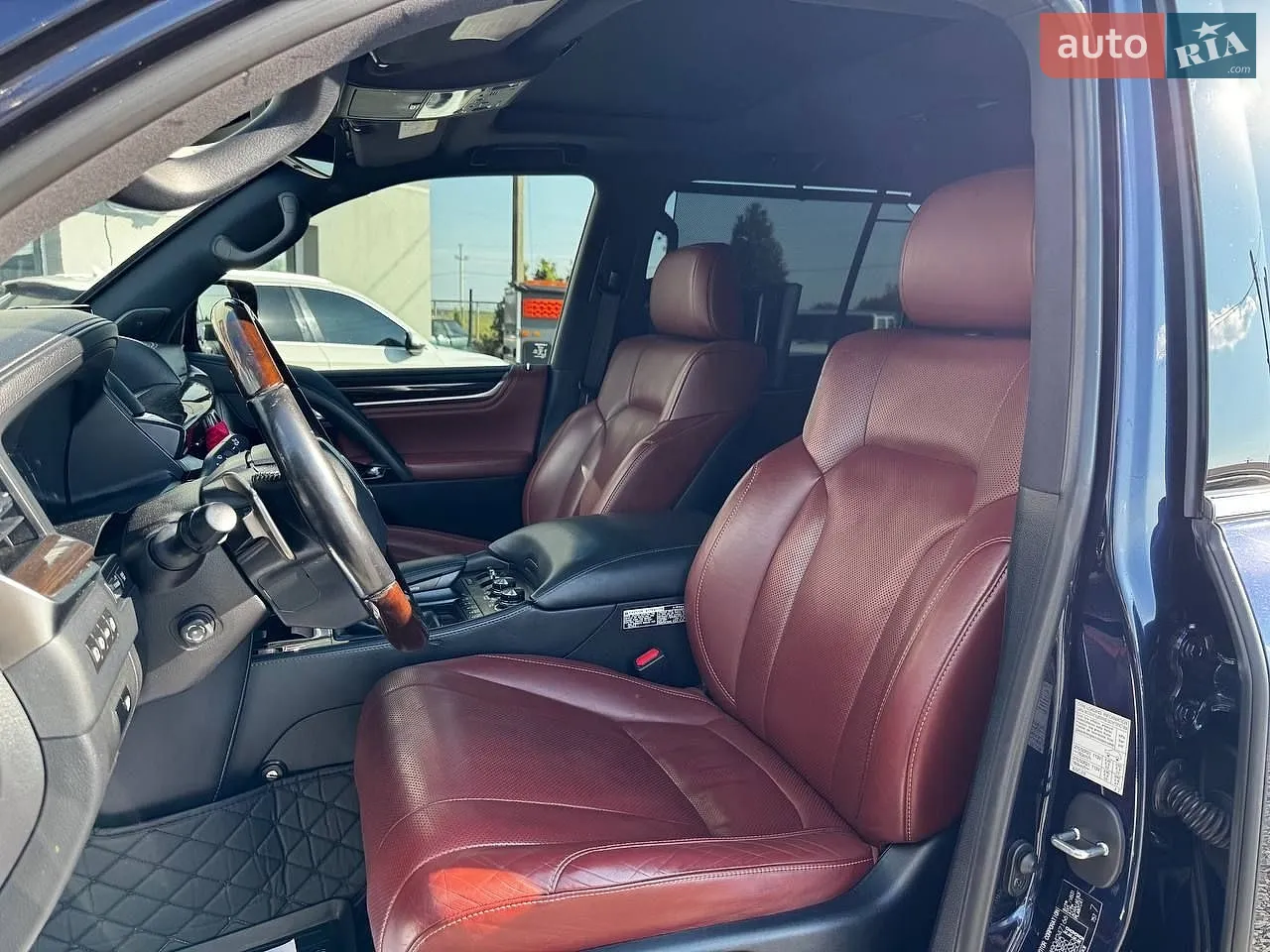 2017 Lexus LX - мініатюра 15