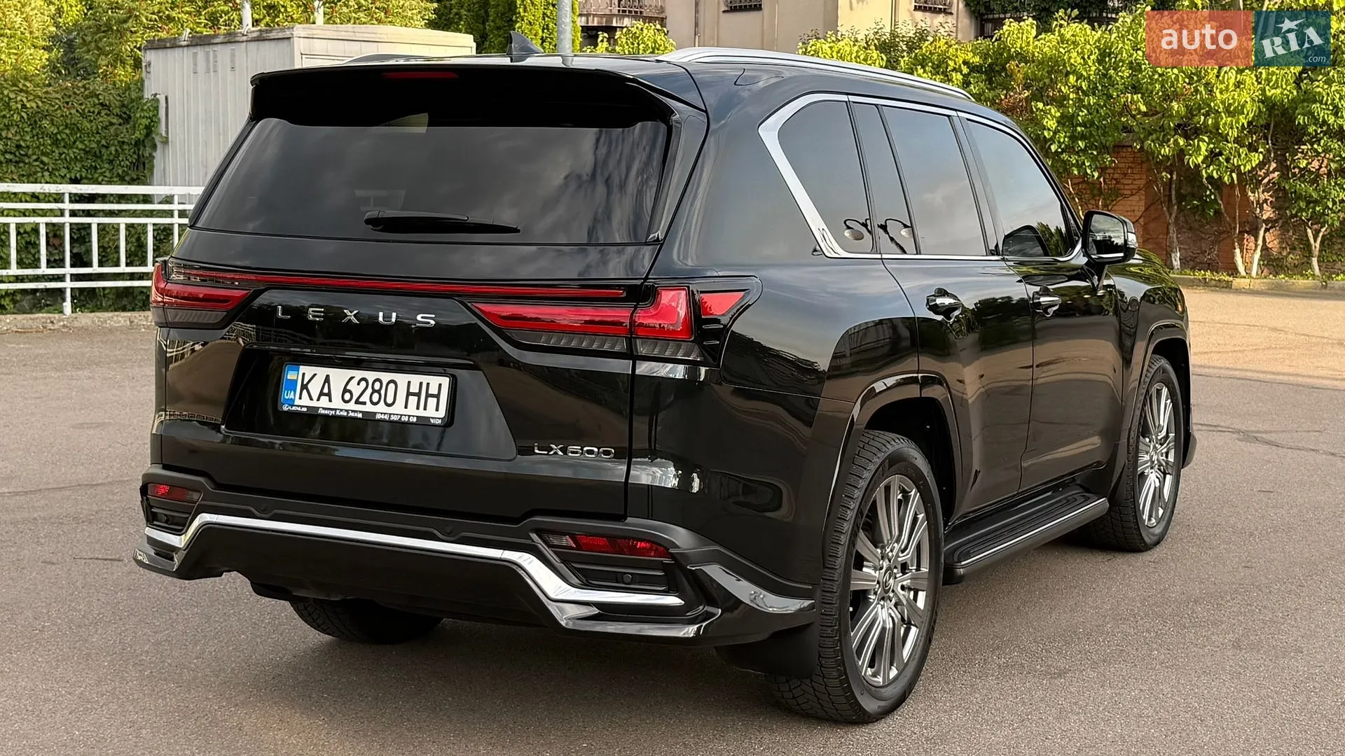 2023 Lexus LX - мініатюра 13
