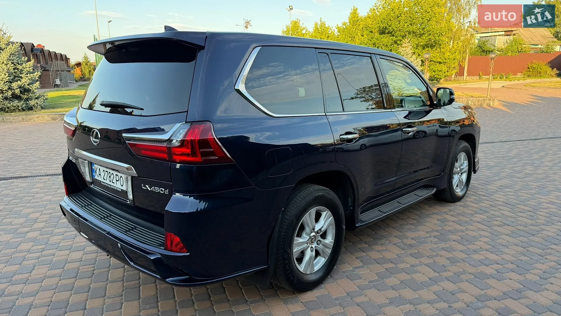 2016 Lexus LX - мініатюра 4
