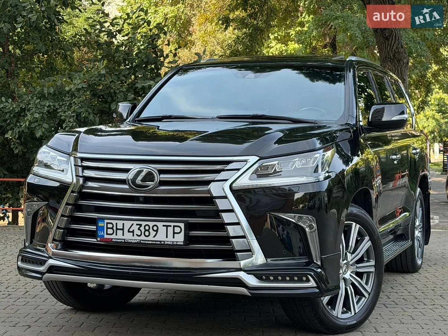 2016 Lexus LX - мініатюра 9
