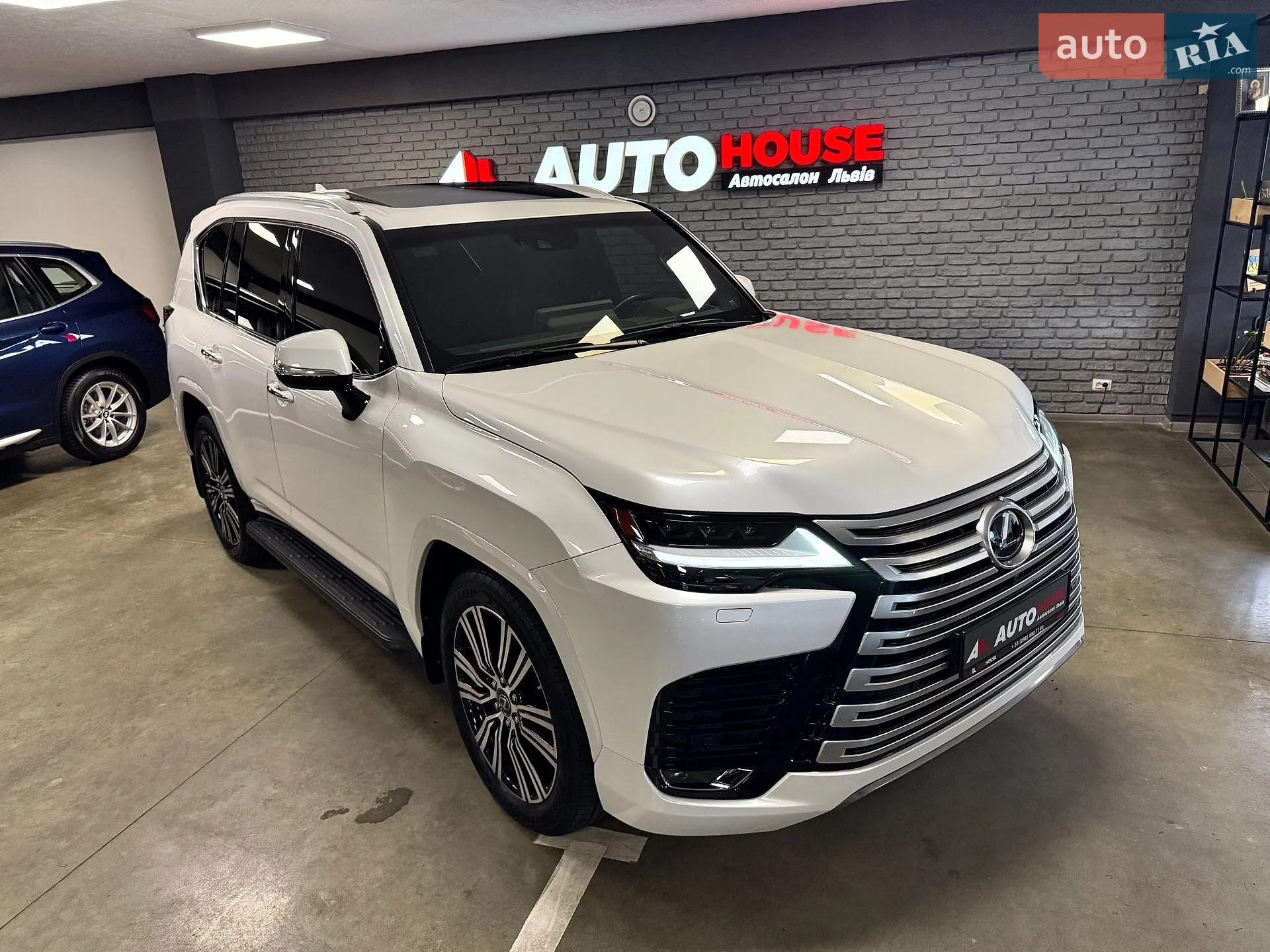 2022 Lexus LX - фото 1