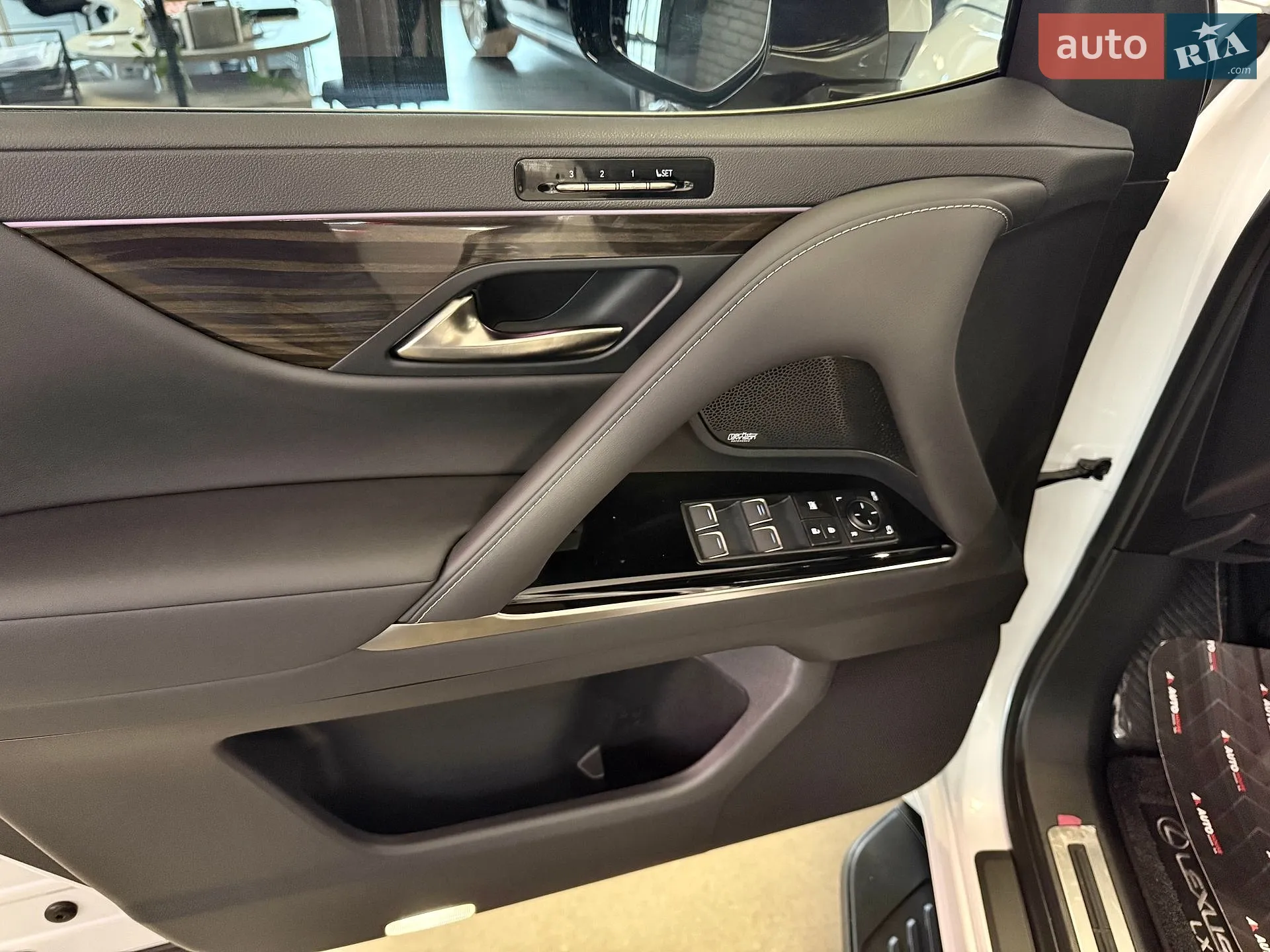 2022 Lexus LX - мініатюра 23
