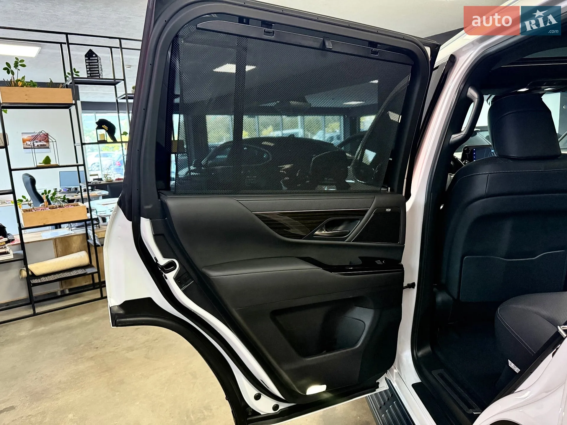 2022 Lexus LX - мініатюра 27