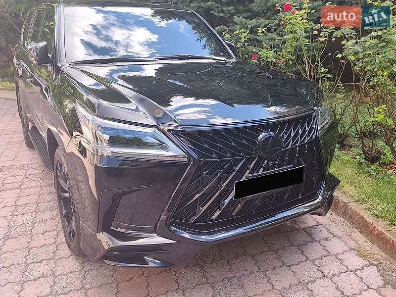 Lexus LX