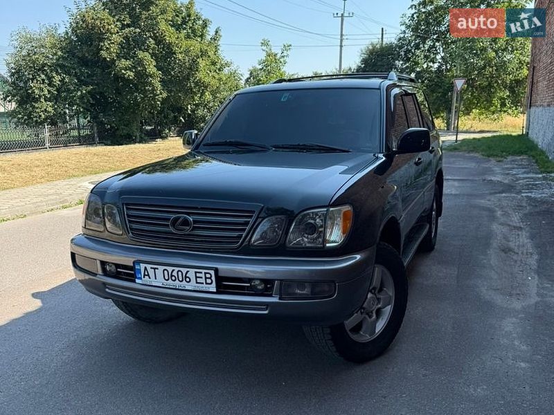 Lexus LX, photos from the listing