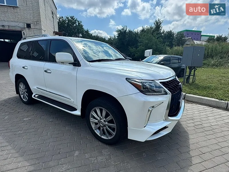 Lexus LX 2010