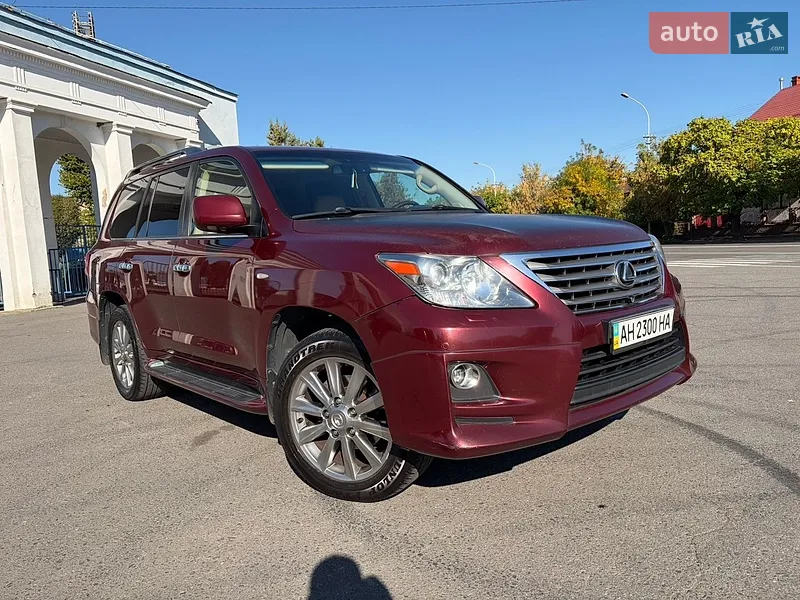 Lexus LX 2011