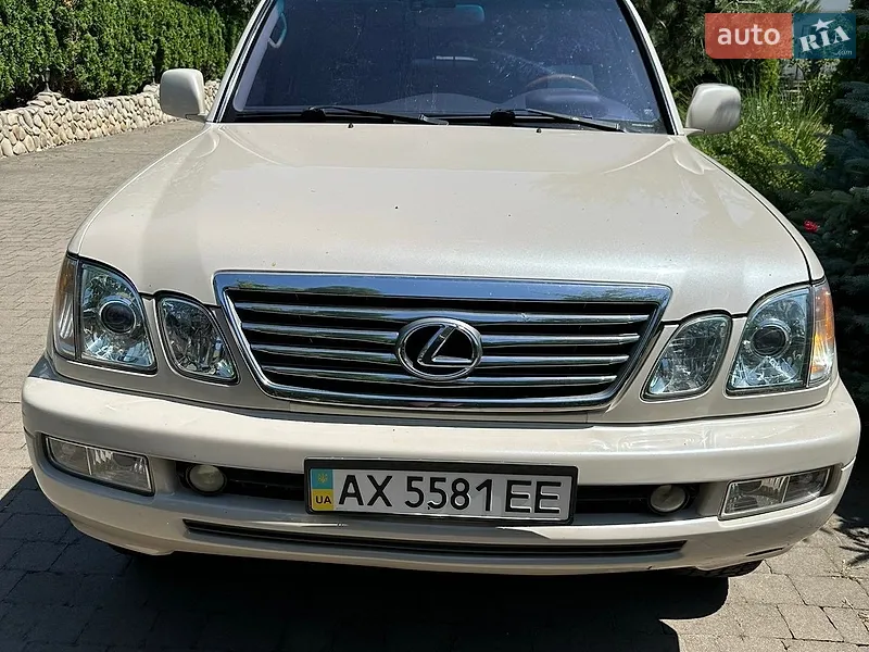 Lexus LX