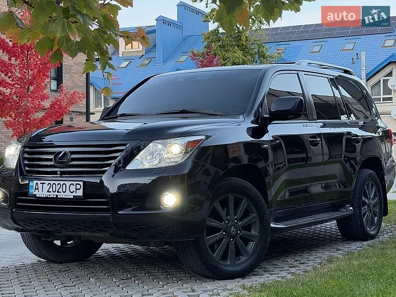 Lexus LX