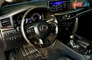 Lexus LX 2018