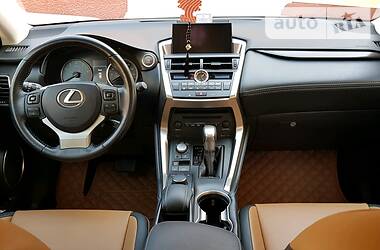 Внедорожник / Кроссовер Lexus NX 2016 в Черновцах