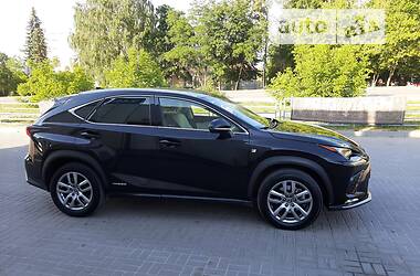 Хэтчбек Lexus NX 2018 в Тернополе