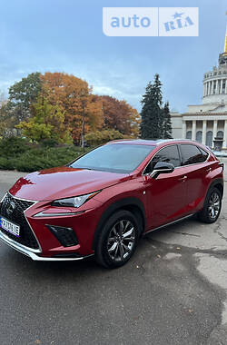 Позашляховик / Кросовер Lexus NX 2017 в Києві