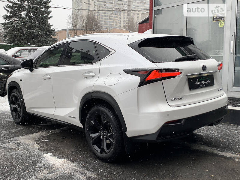 Позашляховик / Кросовер Lexus NX 2017 в Києві