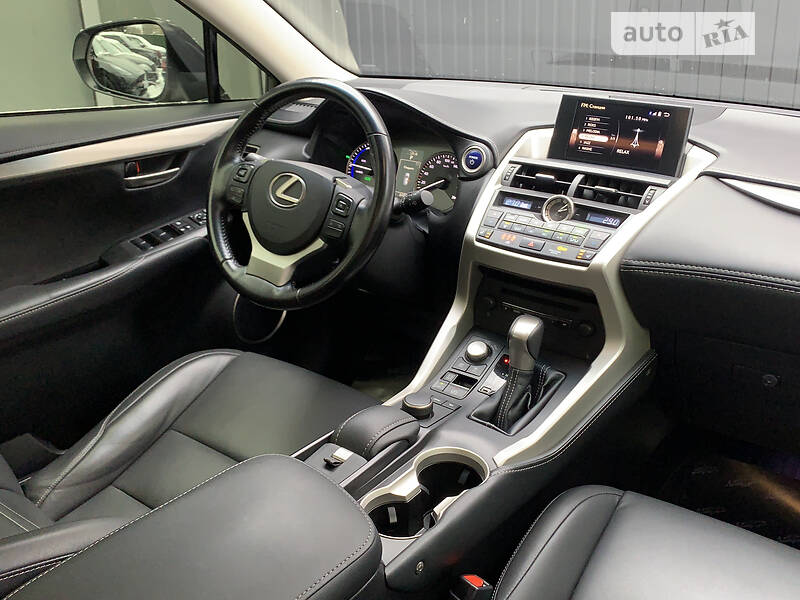 Позашляховик / Кросовер Lexus NX 2017 в Києві