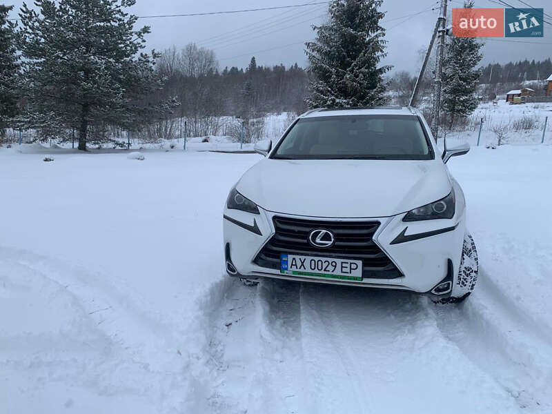 Позашляховик / Кросовер Lexus NX 2016 в Львові