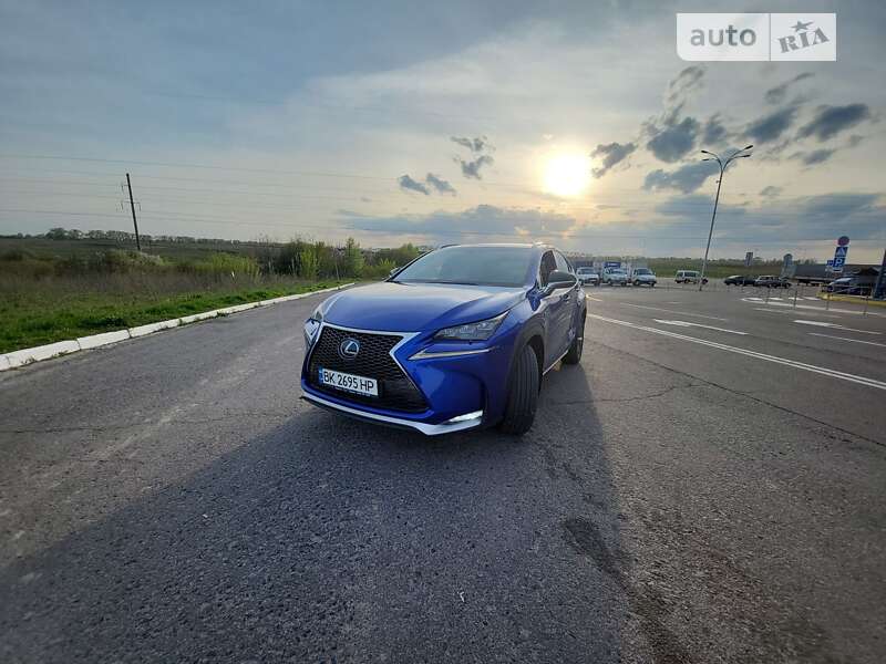 Позашляховик / Кросовер Lexus NX 2016 в Рівному