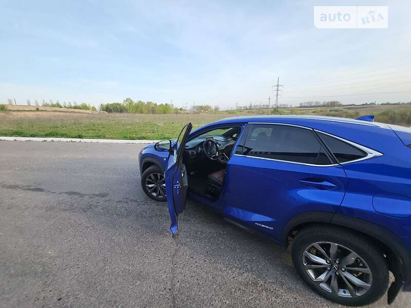 Позашляховик / Кросовер Lexus NX 2016 в Рівному