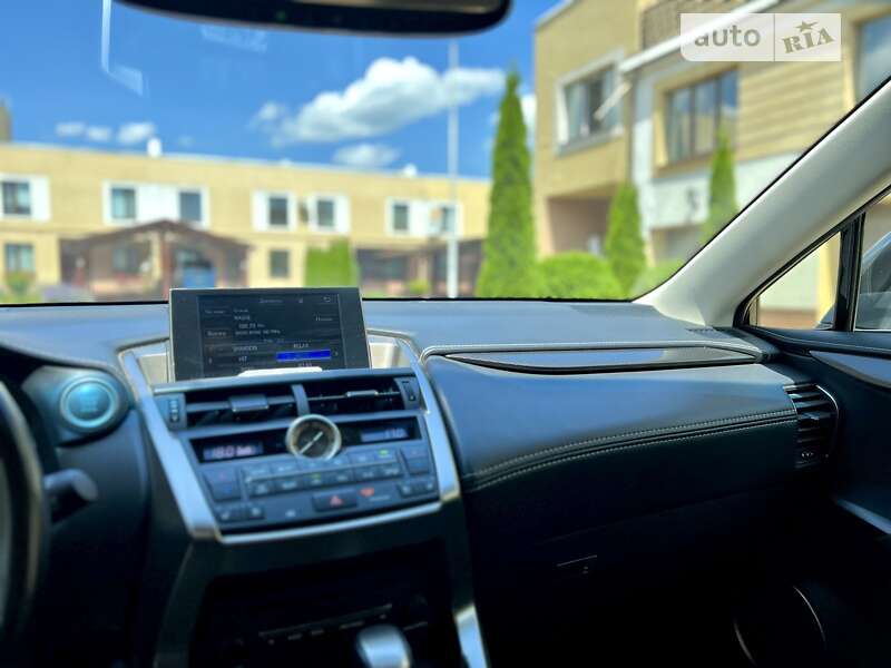 Позашляховик / Кросовер Lexus NX 2017 в Рівному