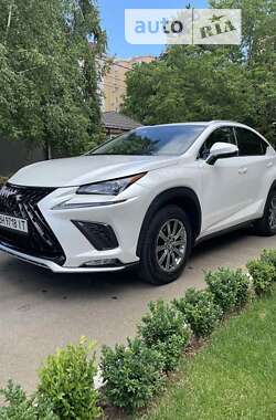 Внедорожник / Кроссовер Lexus NX 2017 в Одессе