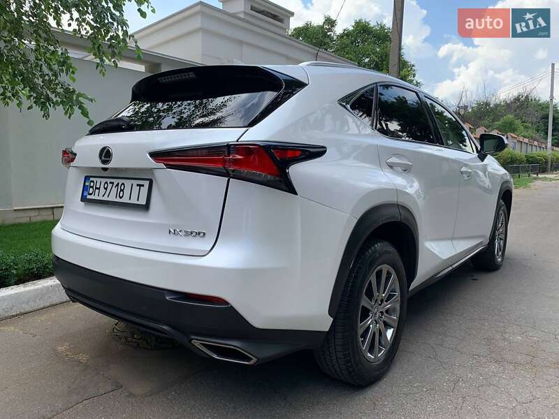 Внедорожник / Кроссовер Lexus NX 2017 в Одессе