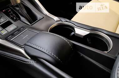 Внедорожник / Кроссовер Lexus NX 2015 в 