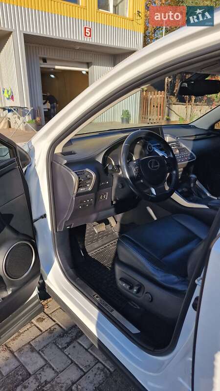 Позашляховик / Кросовер Lexus NX 2014 в Дніпрі