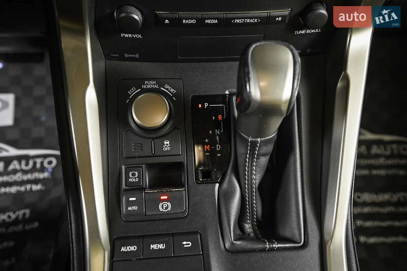 Внедорожник / Кроссовер Lexus NX 2016 в Одессе
