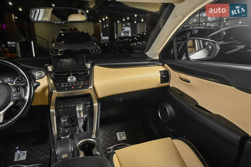 Внедорожник / Кроссовер Lexus NX 2016 в Одессе