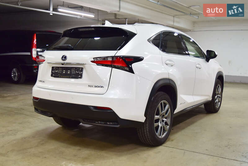 Внедорожник / Кроссовер Lexus NX 2016 в Луцке