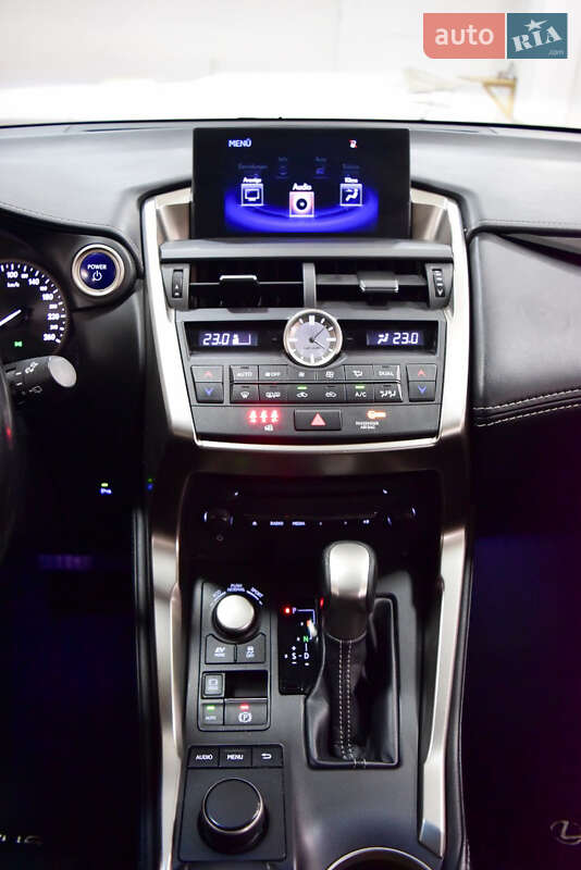 Внедорожник / Кроссовер Lexus NX 2016 в Луцке