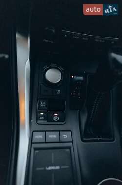 Внедорожник / Кроссовер Lexus NX 2015 в 