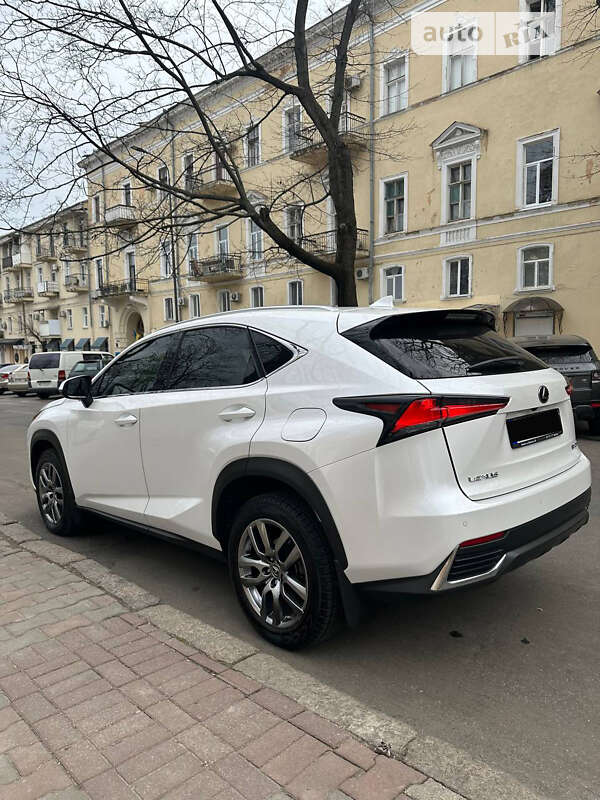 Позашляховик / Кросовер Lexus NX 2017 в Одесі фото 6 Позашляховик / Кросовер Lexus NX 2017 в Одесі