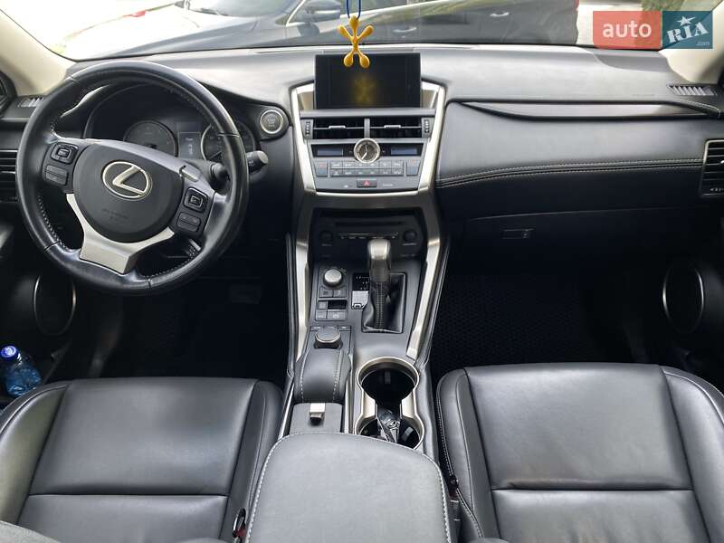 Позашляховик / Кросовер Lexus NX 2017 в Кропивницькому