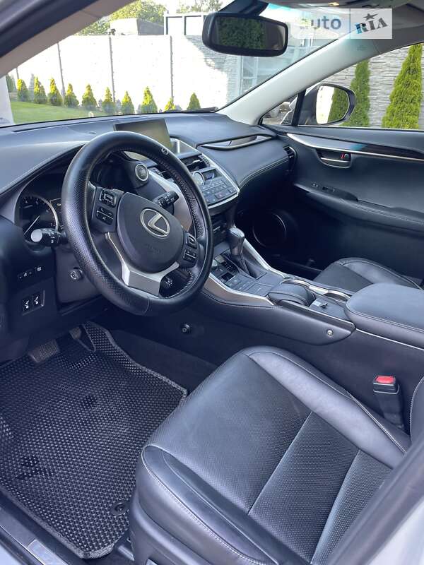 Позашляховик / Кросовер Lexus NX 2016 в Запоріжжі