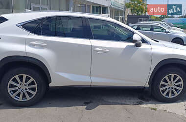 Внедорожник / Кроссовер Lexus NX 2015 в 