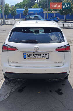 Внедорожник / Кроссовер Lexus NX 2015 в 