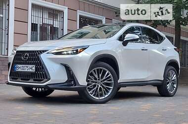 Lexus NX 2022