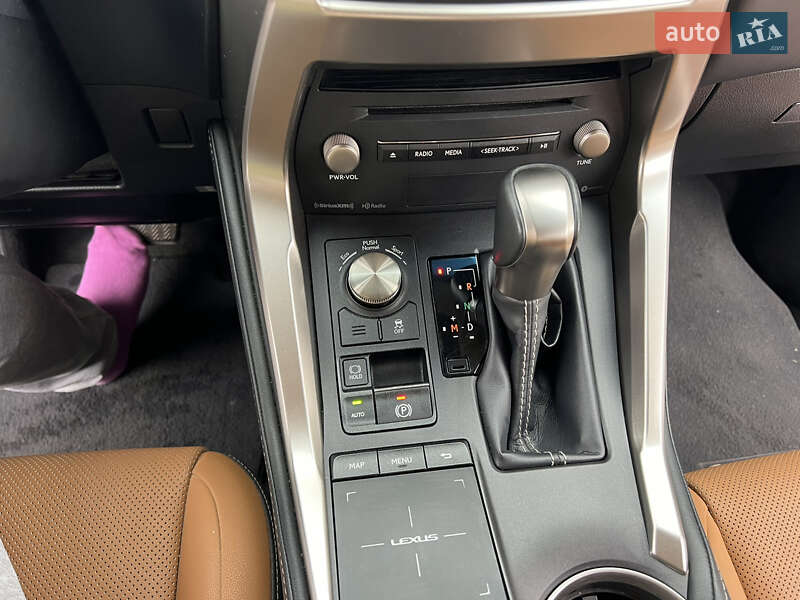 Внедорожник / Кроссовер Lexus NX 2019 в Дубно