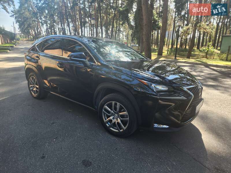 Позашляховик / Кросовер Lexus NX 2015 в Чернігові
