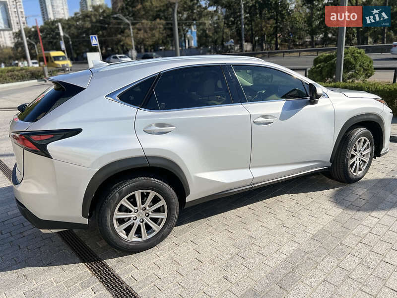 Внедорожник / Кроссовер Lexus NX 2016 в Киеве