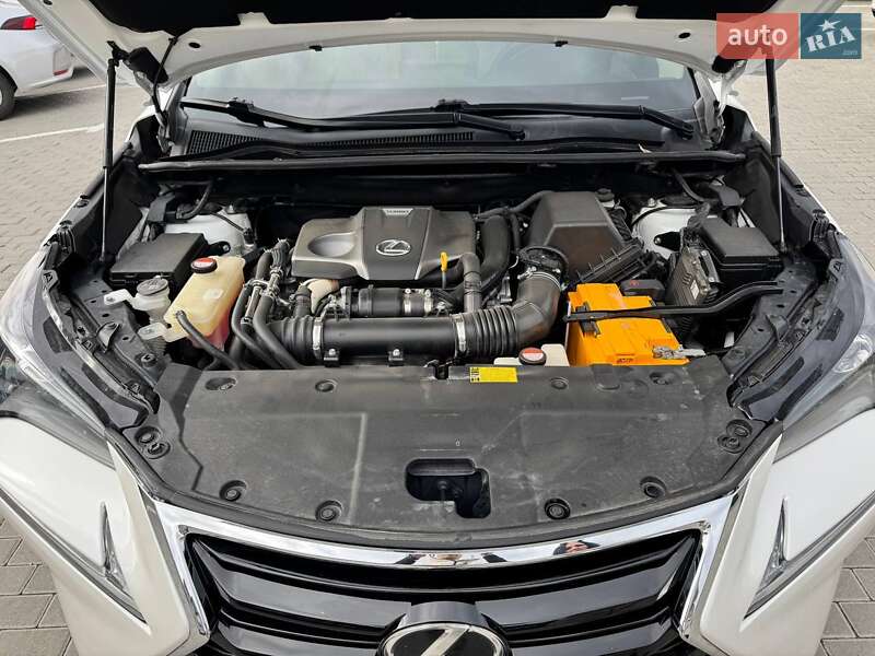Позашляховик / Кросовер Lexus NX 2015 в Тернополі
