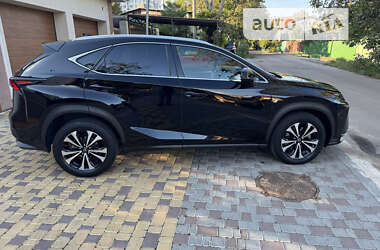 Внедорожник / Кроссовер Lexus NX 2017 в 