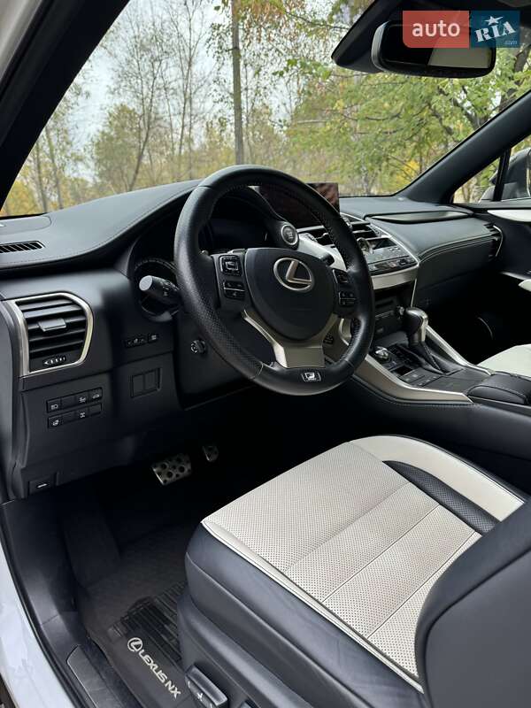 Позашляховик / Кросовер Lexus NX 2019 в Полтаві